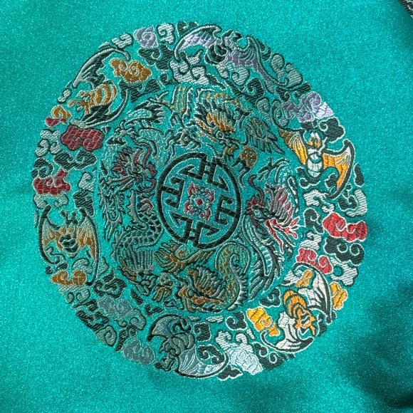 Luxurious Green Satin Kimono Robe - Picture 5 of 7